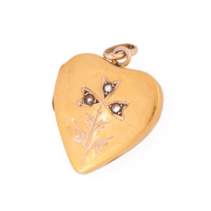 Antique Art Nouveau 18ct Gold Heart Shaped Locket Front
