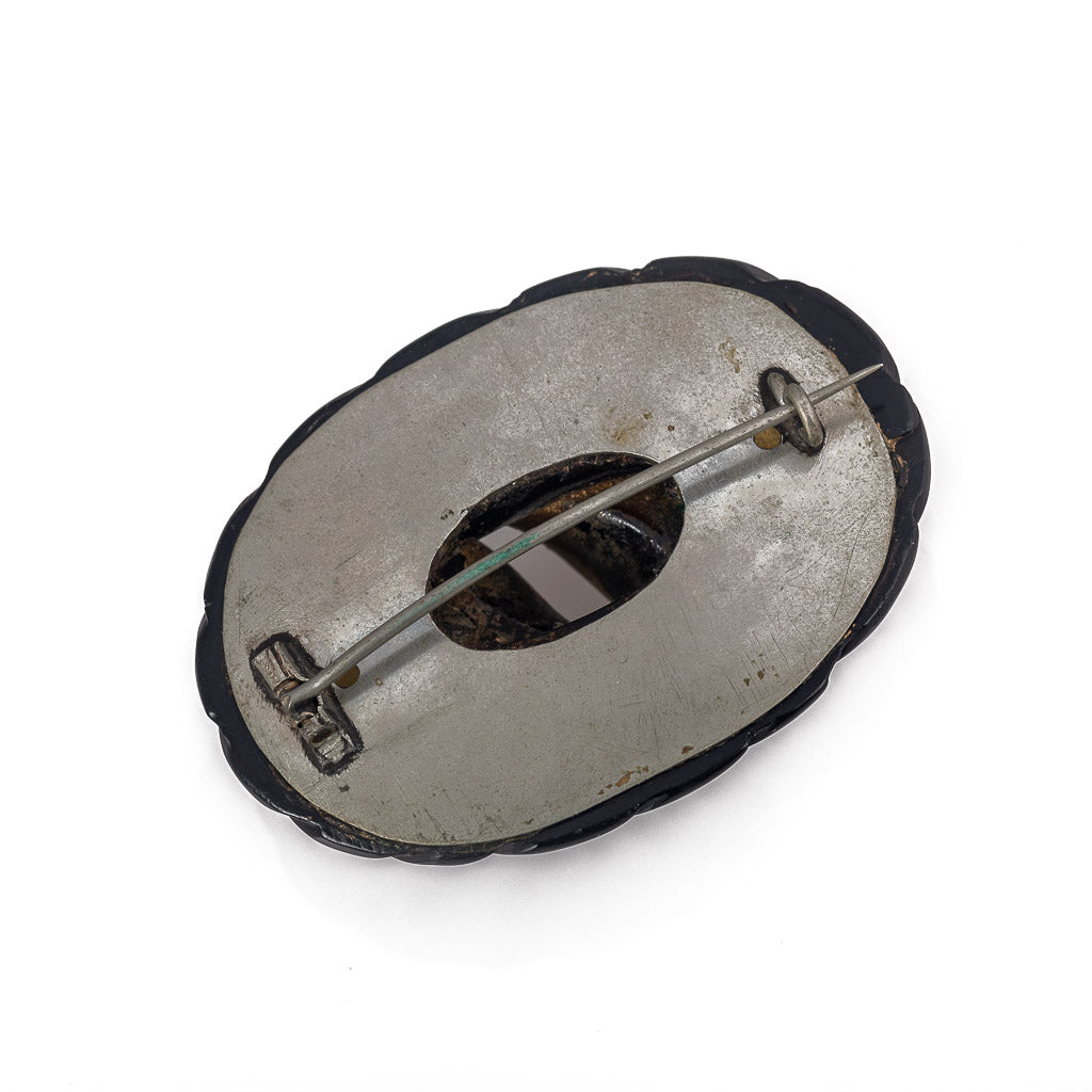 Jet brooch store